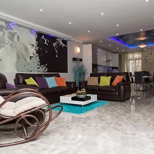 Apartament Azure, Senglea